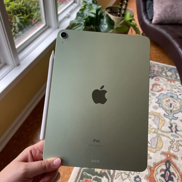 Mint Condition Apple iPad Air 4th Gen 256gb with Apple Mint Condition Apple iPad Air 4th Gen 256gb with Apple
